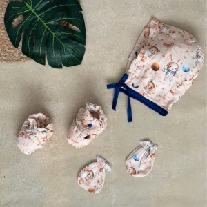 Space hoppers - Muslin Cap, Mittens and Booties