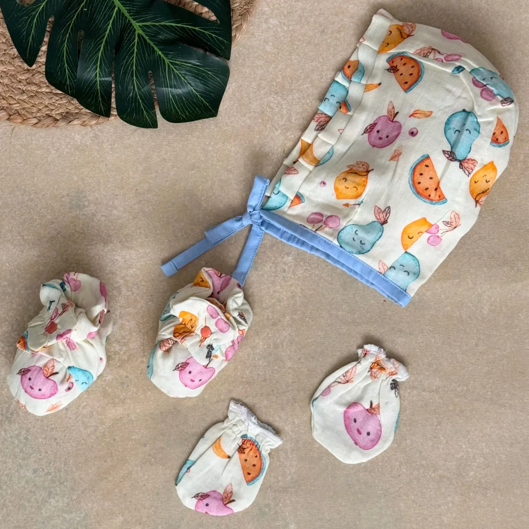 Space hoppers - Muslin Cap, Mittens and Booties