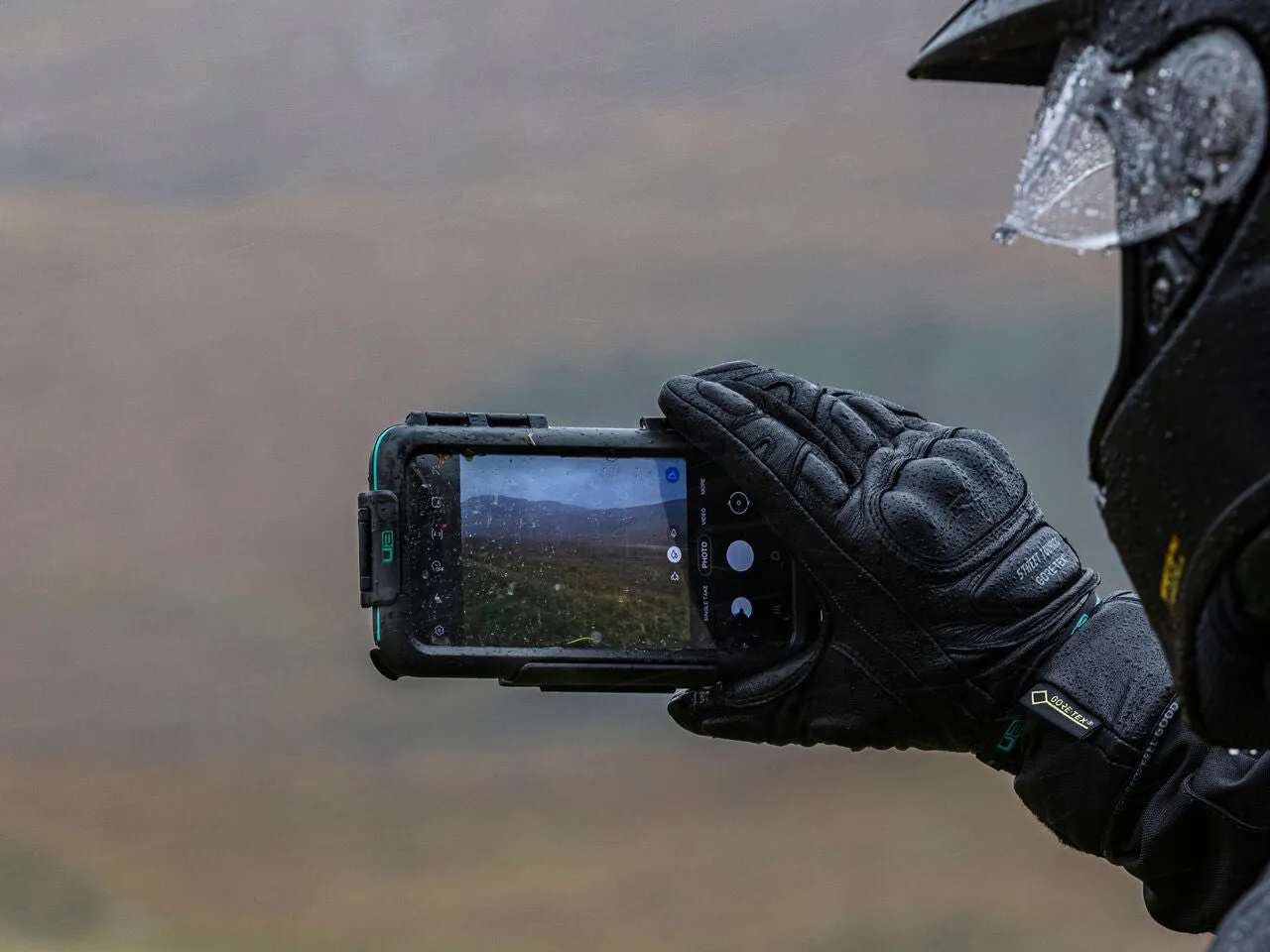 Universal Fit Smartphone - Tough Waterproof Motorcycle Mount Phone Case Kits